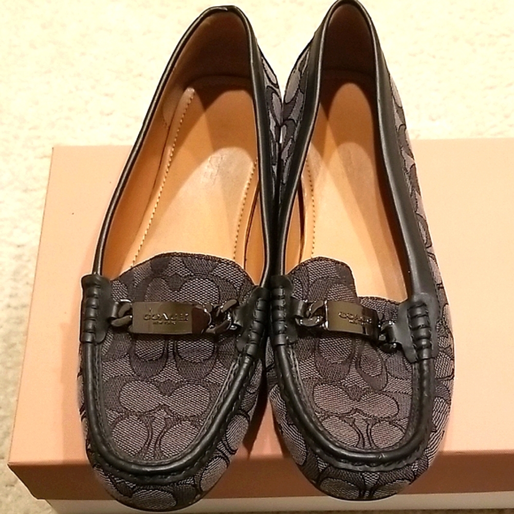 Coach Green and Black Monogram Flats with Timeless Loafer Style Euc Size 10